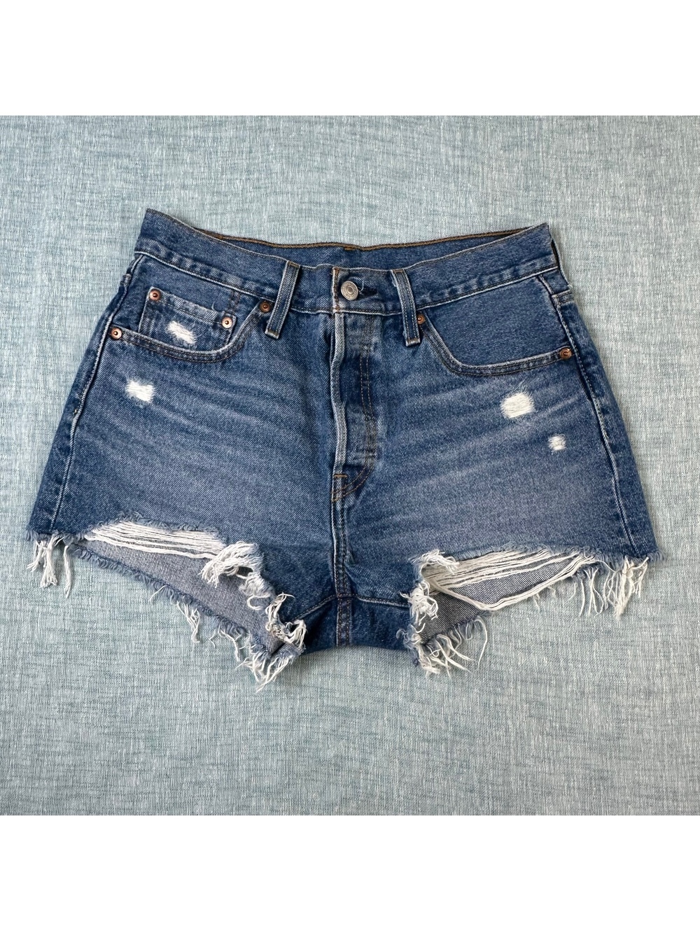 NWOT Levi's 501 Cut Off Denim Shorts Women's Size 28 Blue Distressed High Rise